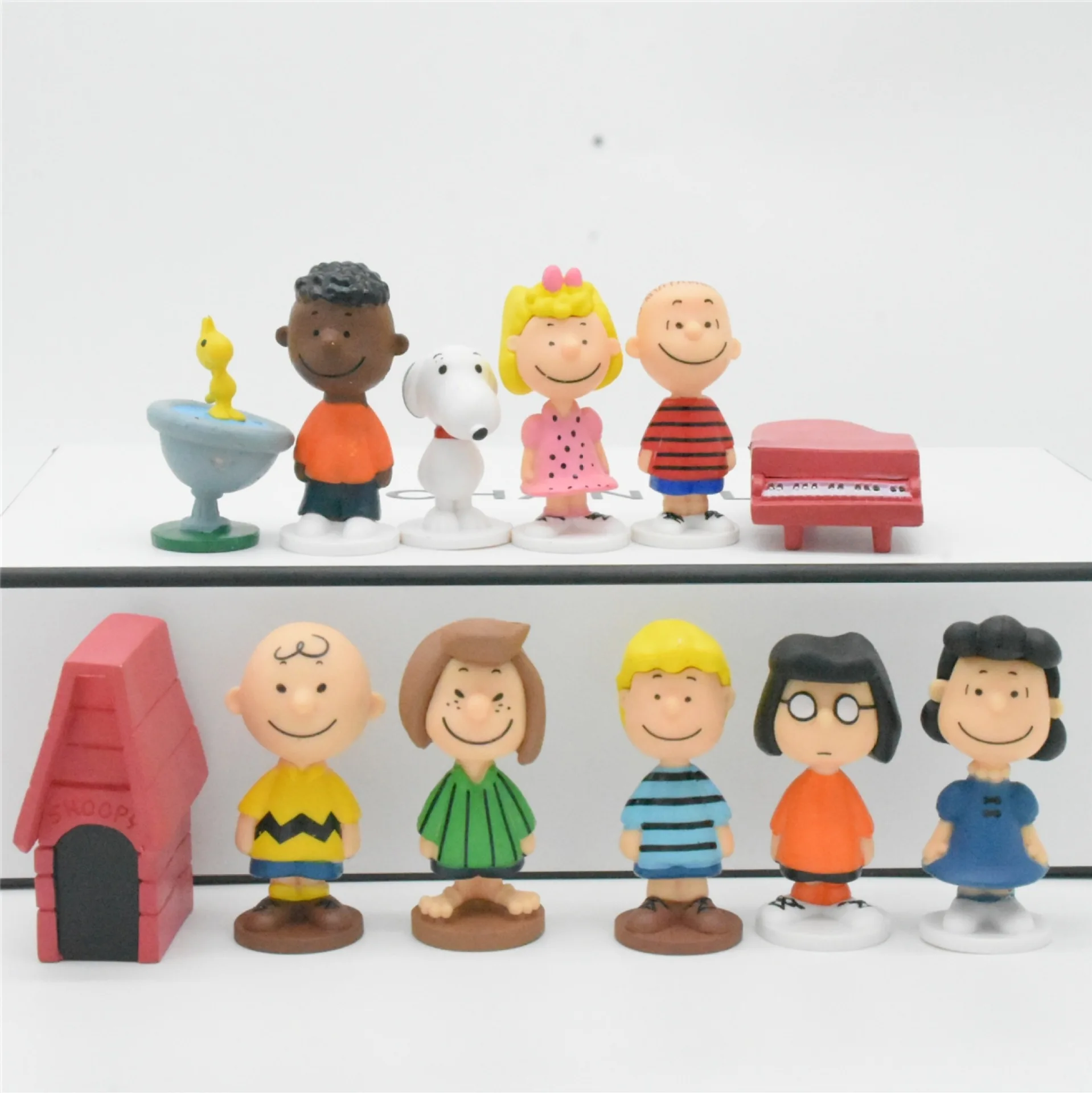 

Isn't Peanut Movie 12 Snoopy Snoopy Brown Cake Doll Ornament Doll