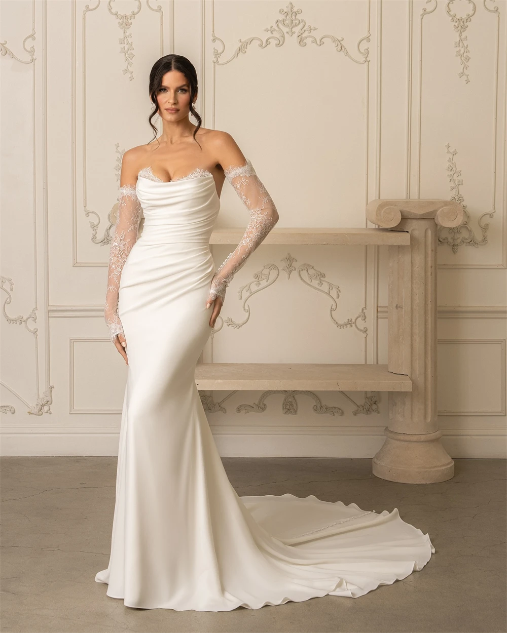 ชุดแต่งงานสีขาวเซ็กซี่แบบกำหนดเอง ชุดแต่งงานงานหนักที่หรูหรา ชุดแต่งงานแบบไม่มีสายหนัง ชุดสำหรับโอกาสพิเศษ