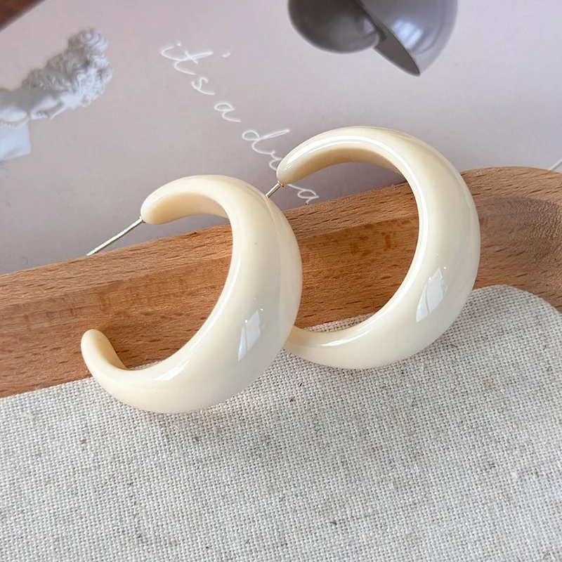 Vintage Huggie Earrings C Hoop Solid Color Unique Designer Comfortable Hypoallergenic Trendy Women Fashion Accessory
