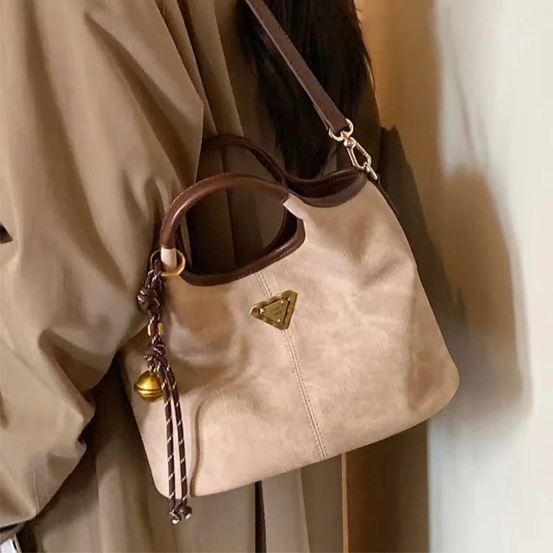 High Quality Tote Bag Women 2025 New Large Capacity Bucket Handbags For Female Commuter Shoulder Crossbody Bag With Bell Pendant