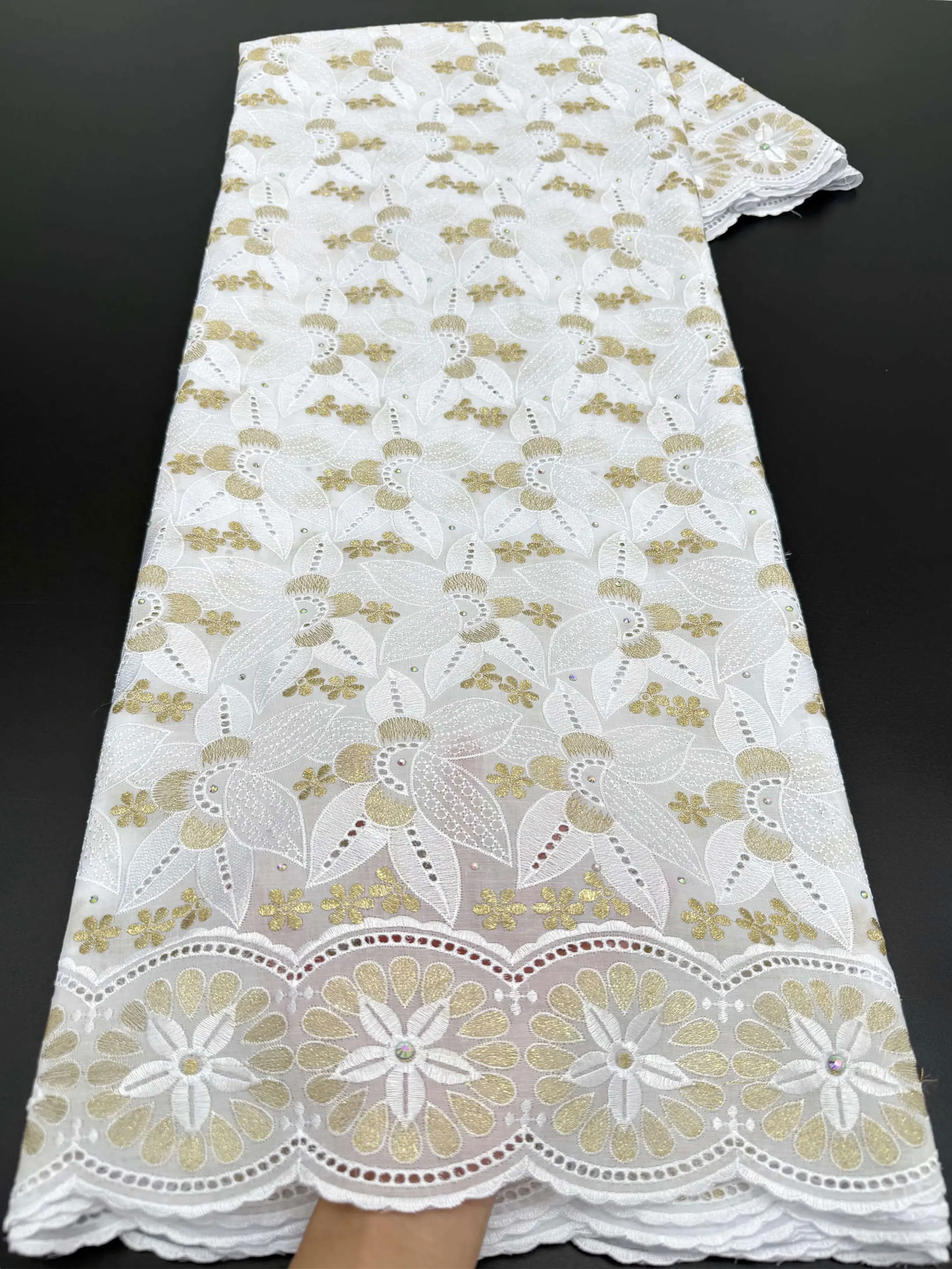 Wholesale Swiss Voile Cotton Lace Fabric Dry Lace Embroidery Tissu High Grade Nigerian Dubai Lace Women Dress Sewing Material