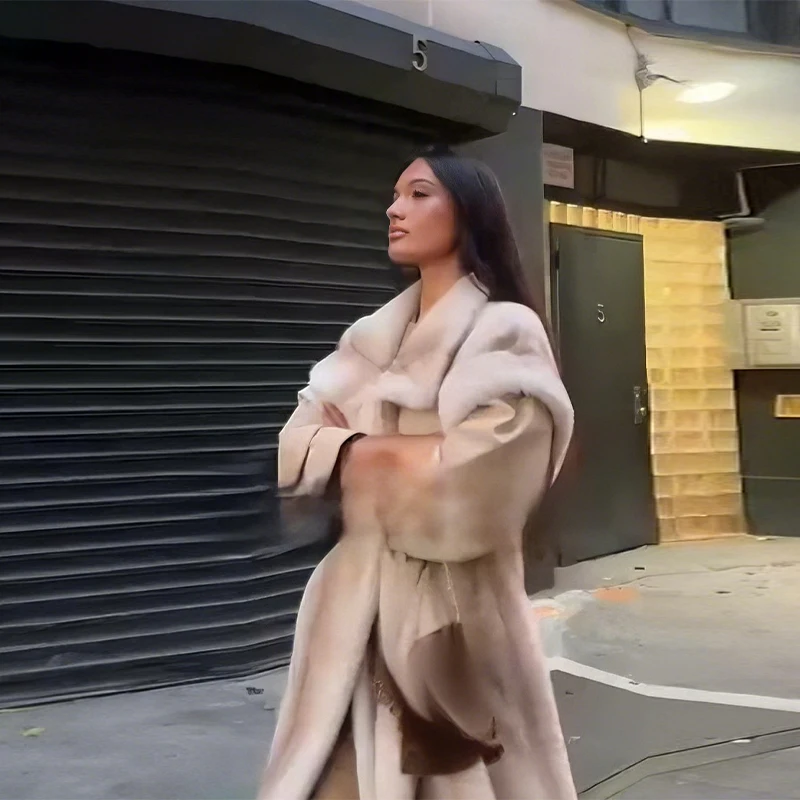 رشاقته المرأة معطف الشتاء الفاخرة فو الفراء سترة طويلة مع حزام التلبيب قصيرة الأكمام فضفاضة أبلى 2025 جديد معاطف سيدة دافئة #3