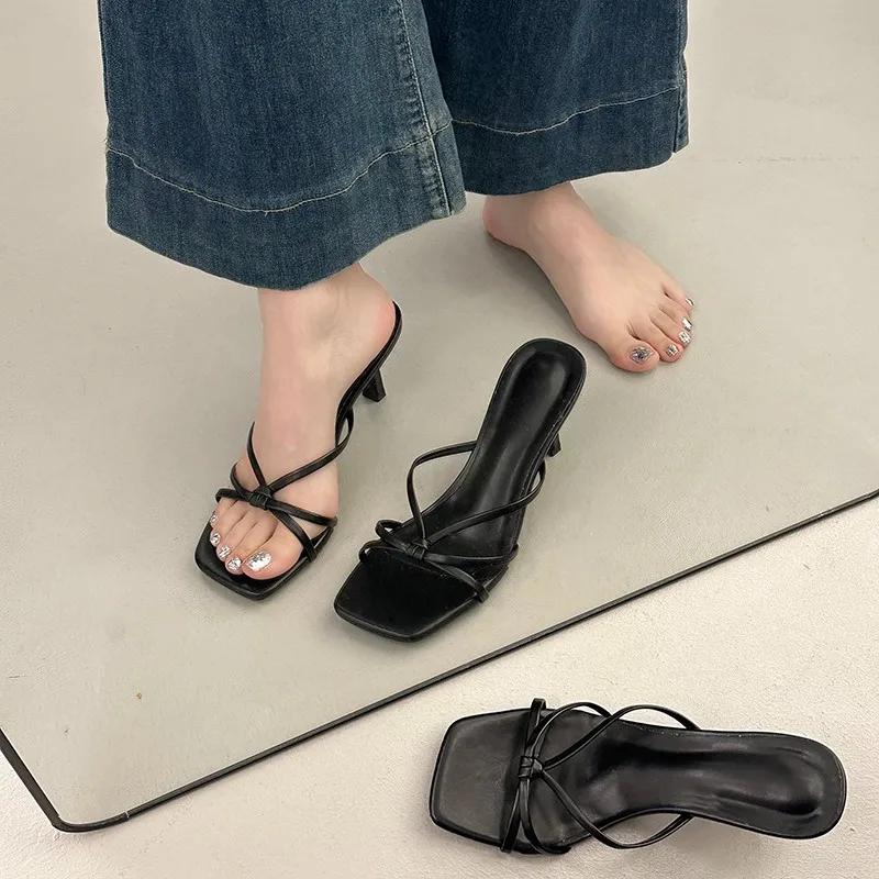 2026 Neue Modische Kreuzriemen-Sandalen mit Dünnen Riemen und Offener Spitze, Vielseitige Elegante Hochhackige Damensandalen