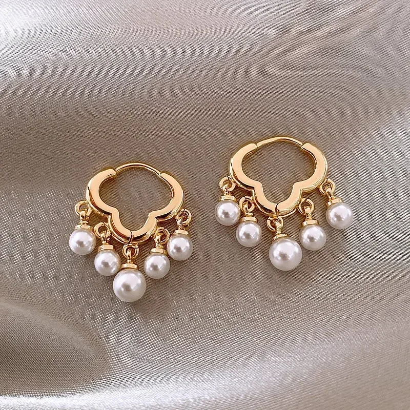 Cloud Imitation Pearl Huggies Hoop Earrings for Women Party Classic Ins Fashion Jewelry Minimalist Accessories Birthday Gifts