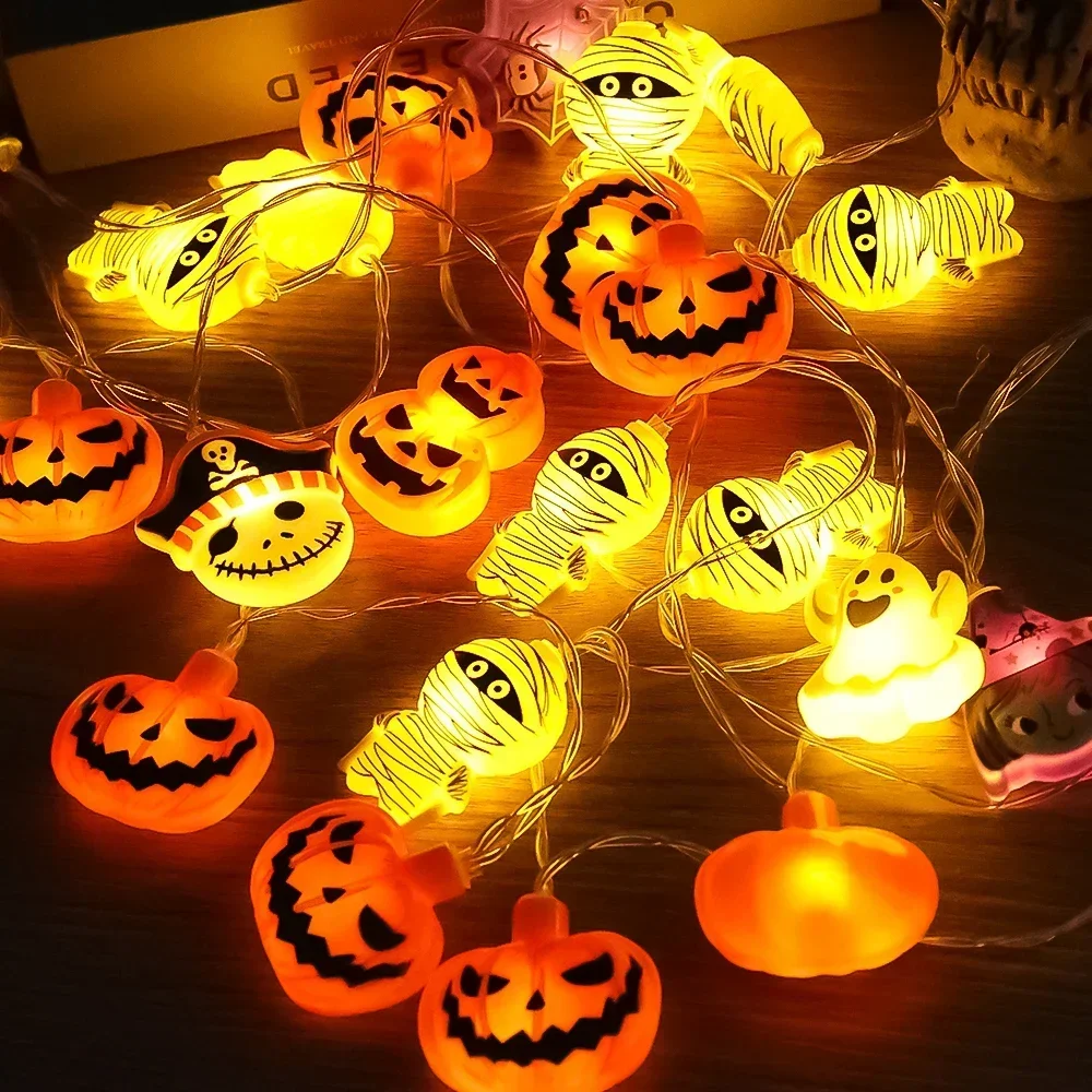 Imagem -02 - Bateria Powered String Lights com Fantasma Bruxa Gato Abóbora Aranha Web Esqueleto Múmia Pirata Shape Halloween Hanging Decoration