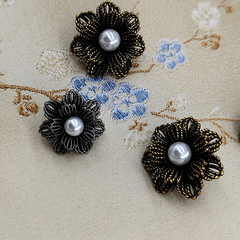 18/20MM Vintage Flower Metal Shank Buttons Of Clothing High Quality Pearl Beaded High Fashion Sewing Button For Coat Needlework