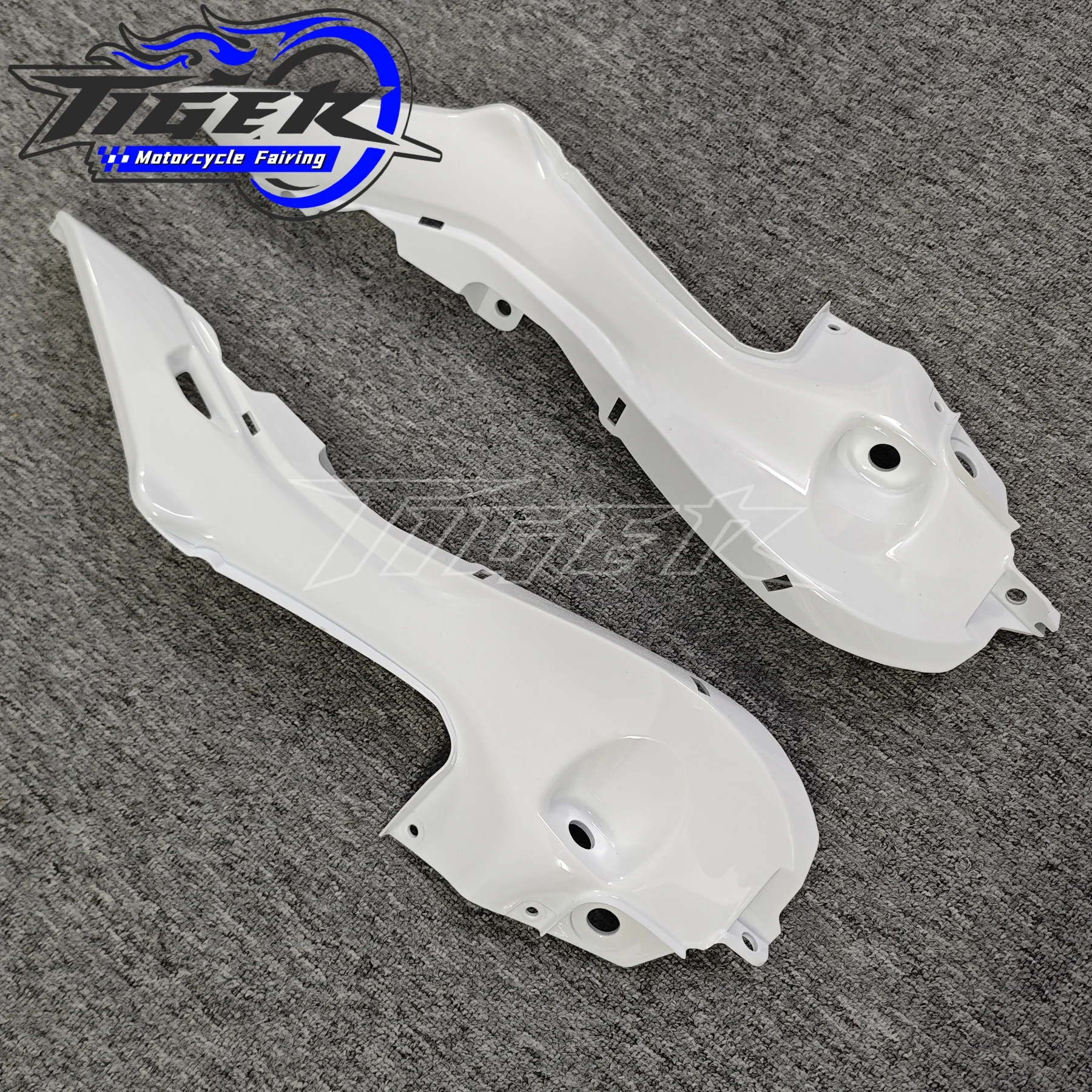 

Motorcycle Trim Board Radiator Frame Covers For SUZUKI 1300 1300 1300 2019 2020 2021 Modified Fairing Side Cover Panel