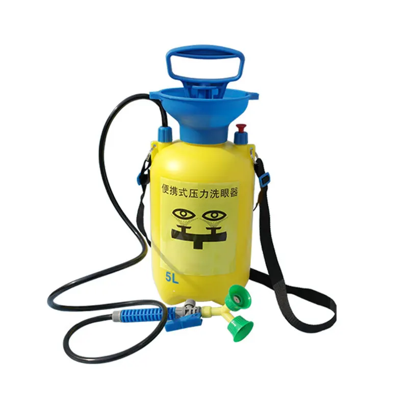 

Портативный мобильный ирригатор для глаз с двумя портами и манометром прост в использовании.