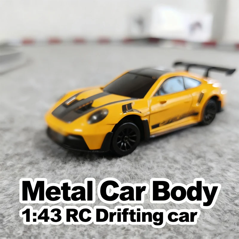

1/43 RC Car RC Drift Car с ESP-гироскопом, полностью пропорциональным управлением, 4WD, металлический корпус, 2 комплекта шин, реалистичный дрейфующий детский подарок