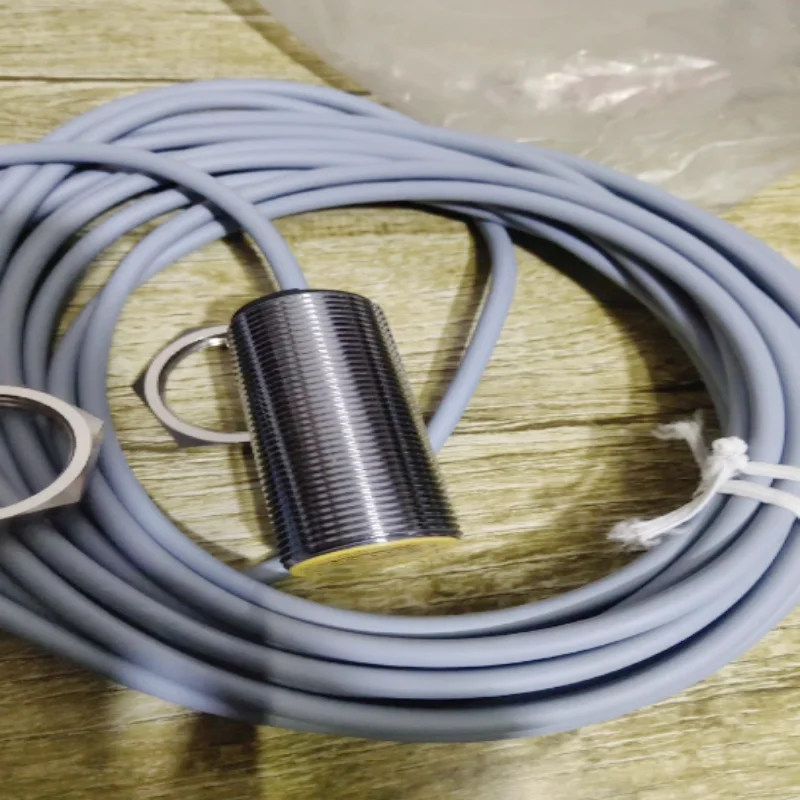 

Совершенно новый оригинальный датчик Ni8-M18-AP6X/S120 Ni8-M12-AD4X Ni8-M12-VP6X NI8-M18-RP6X NI8-S18-AN6X Ni8-M18-RD4X