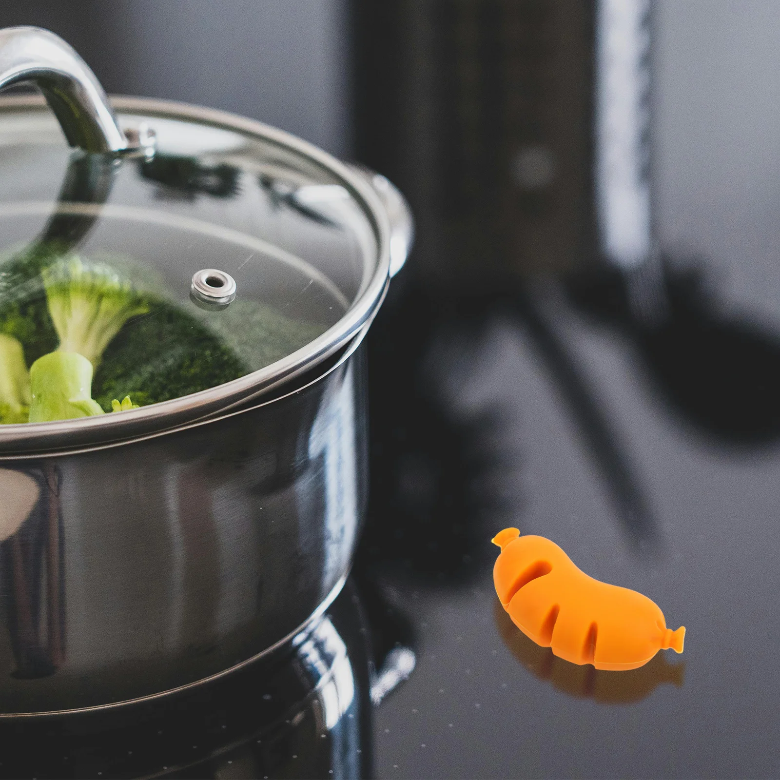 

2Pcs Pot Lid Lifts Overflow Preventer High Temp Silicone Edge Clip Kitchen Tool Soup Fry Porridge Cooking Gadgets Storage