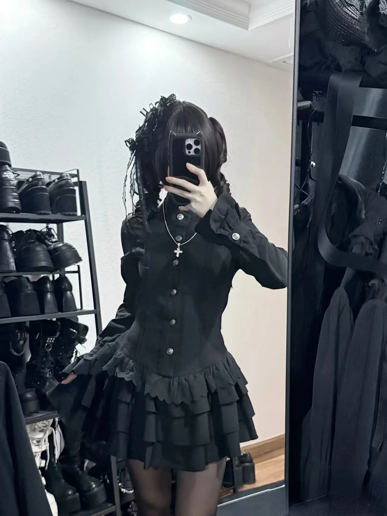 2025 Mini abito a maniche lunghe con bottoni in pizzo Y2k Abito con lacci stile gotico vintage Donna High Street Gonna corta sottile Lolita nera