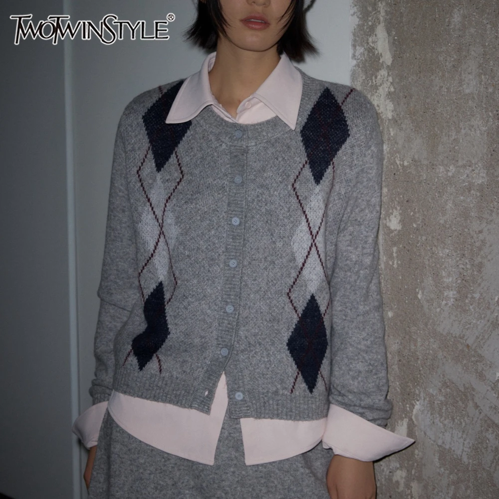 

TWOTWINSTYLE Solid Spliced Argyle Korean Sweater Female O Neck Long Sleeve Loose High End Women's Sweaters Autumn Fashion New