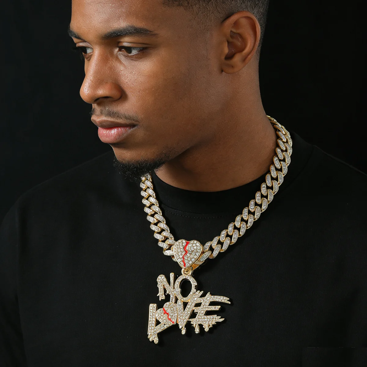Men's necklace with full diamond splicing letters, heart pendant, men's collarbone chain, broken heart letters, suitable for par