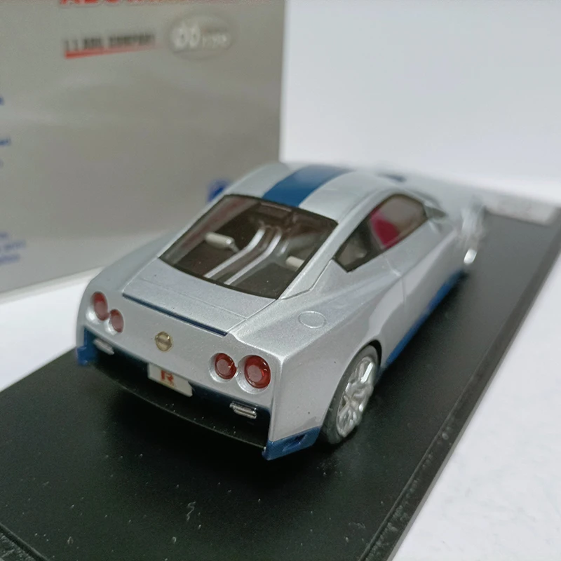 

Spark 1/43 Scale GT-R Concept 35th Tokyo Show Resin Car Model Static Collection Decorated Holiday Gifts Toys Souvenir Gift
