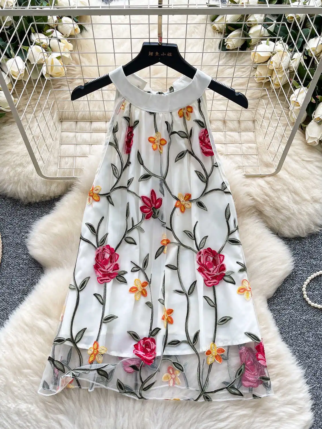 

Women White Y2k 2000s Crop Top 90s Vintage Rose Embroidery Camisole Off Shoulder Corset Tops Sleeveless Tank Top Summer Clothes