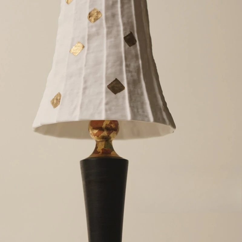 Hand foil retro light luxury ceramic sandalwood atmosphere decorative lamp
