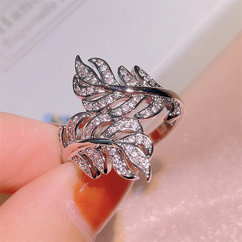 Huitan Fancy Cross Design damski pierścionek z liściem moda wszechstronne kobiece pierścionki wysokiej jakości srebrny trend w kolorze biżuterii prezenty