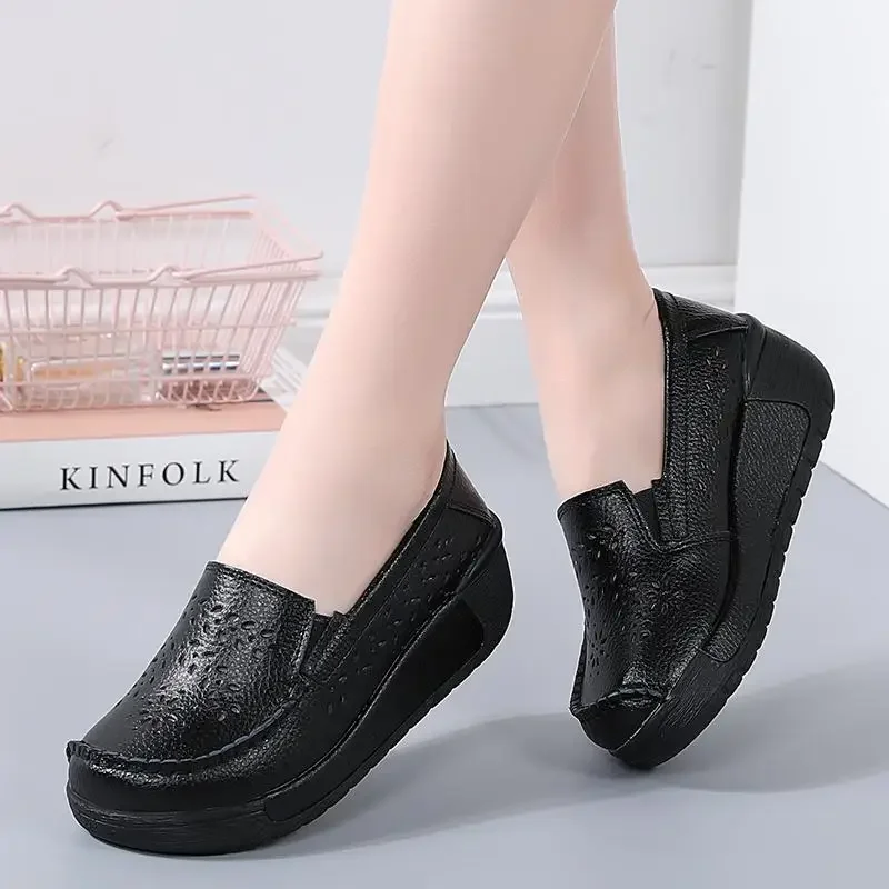 2024 Cross-Border New Arrival Breathable Lightweight Casual Shoes Fashion Casual Flat Moccasins Youth Fashion plus Size Women