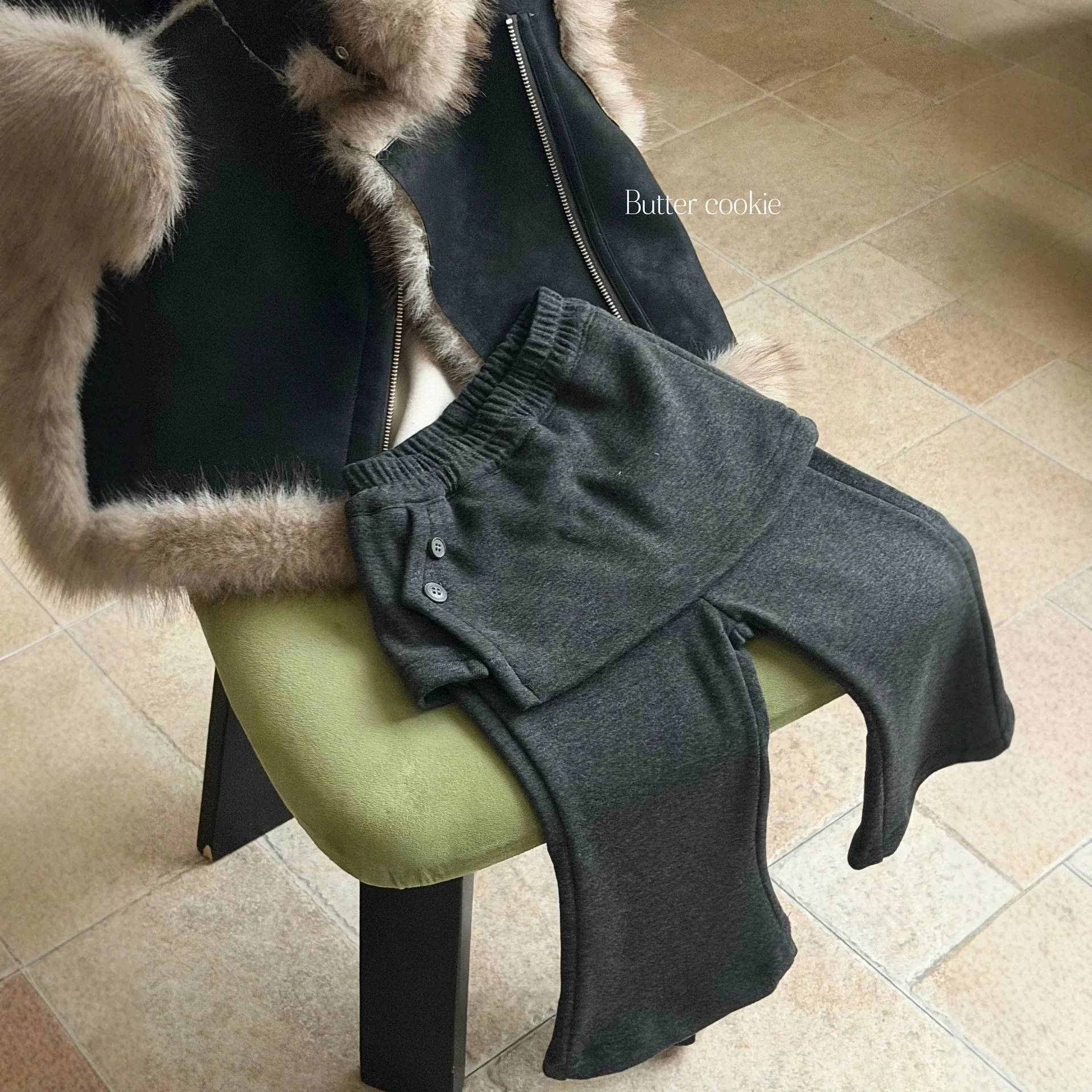 Girls' Korean casual fart curtain micro pull pants 2026 autumn and winter new loose and fashionable straight leg long style