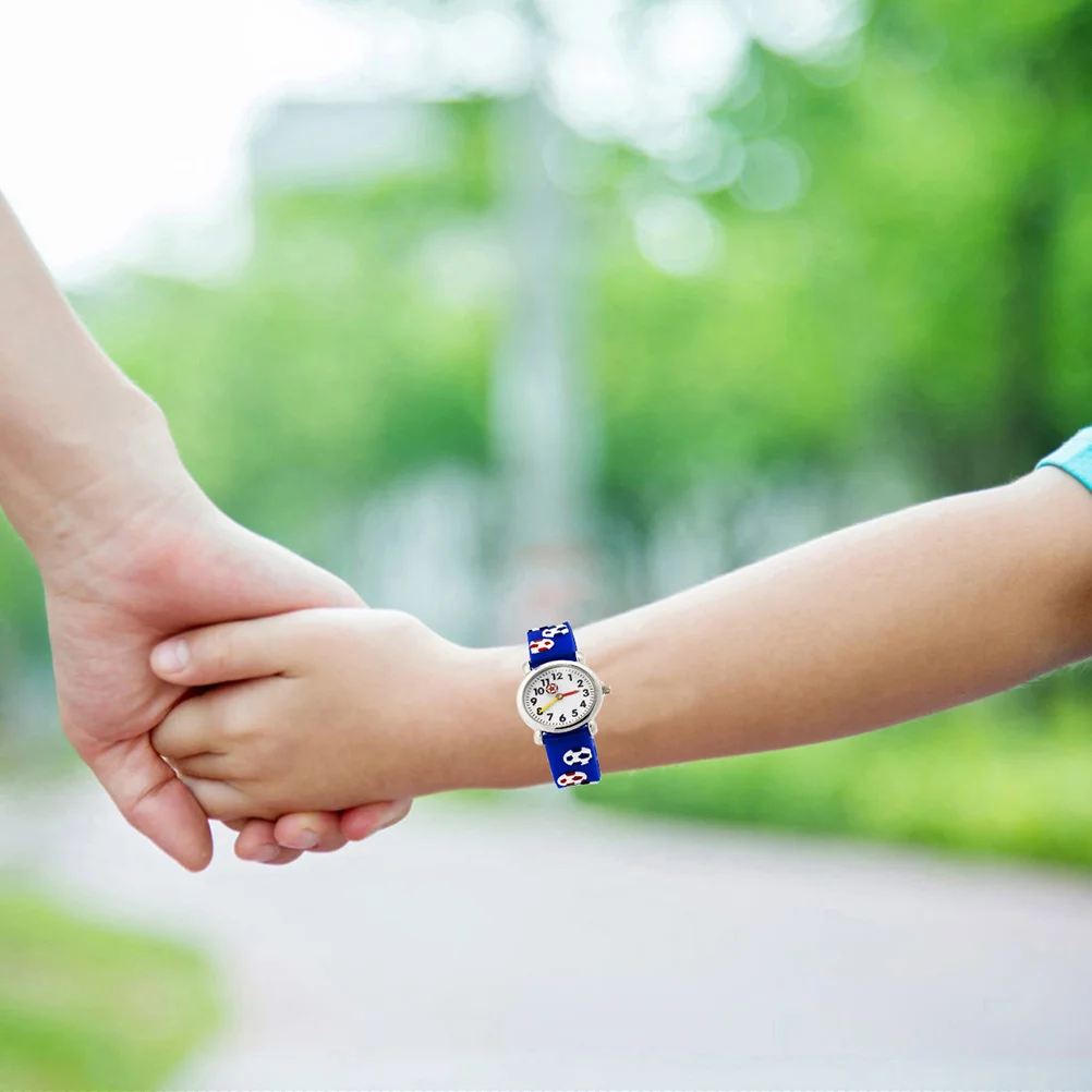1 個子供用腕時計防水漫画サッカーデザイン子供用腕時計クォーツかわいい快適なギフト子供用腕時計