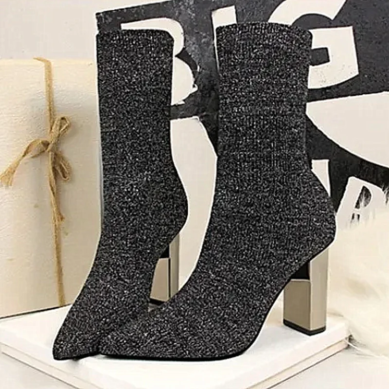 

Новые европейские и американские эластичные сапоги средней длины на металлическом толстом каблуке, сексуальные и утягивающие, женские шерстяные короткие сапоги с острым носком