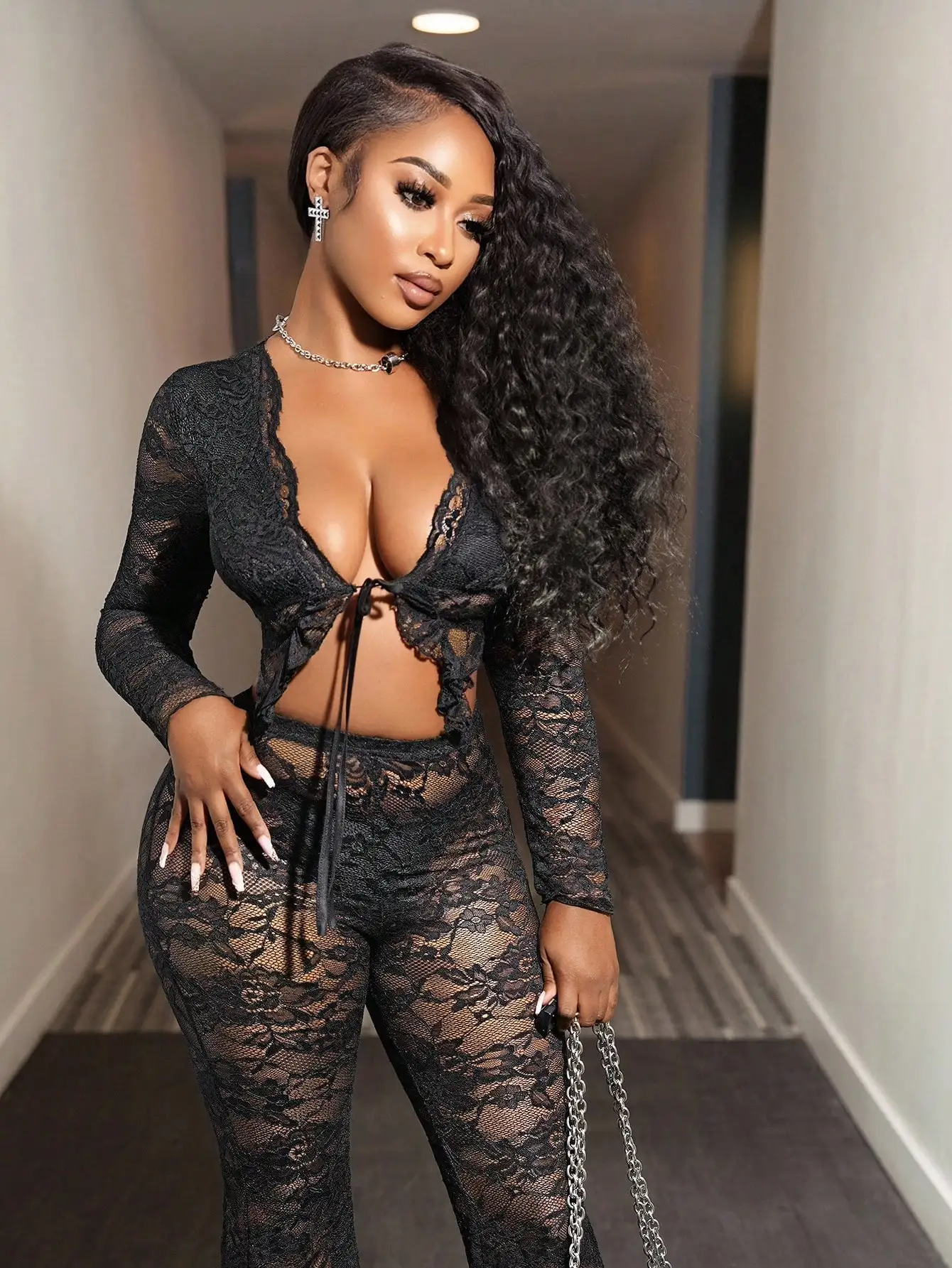 Set da donna sexy in pizzo a 2 pezzi con top a maniche lunghe e pantaloni a zampa, abbigliamento da club trasparente per serate fuori