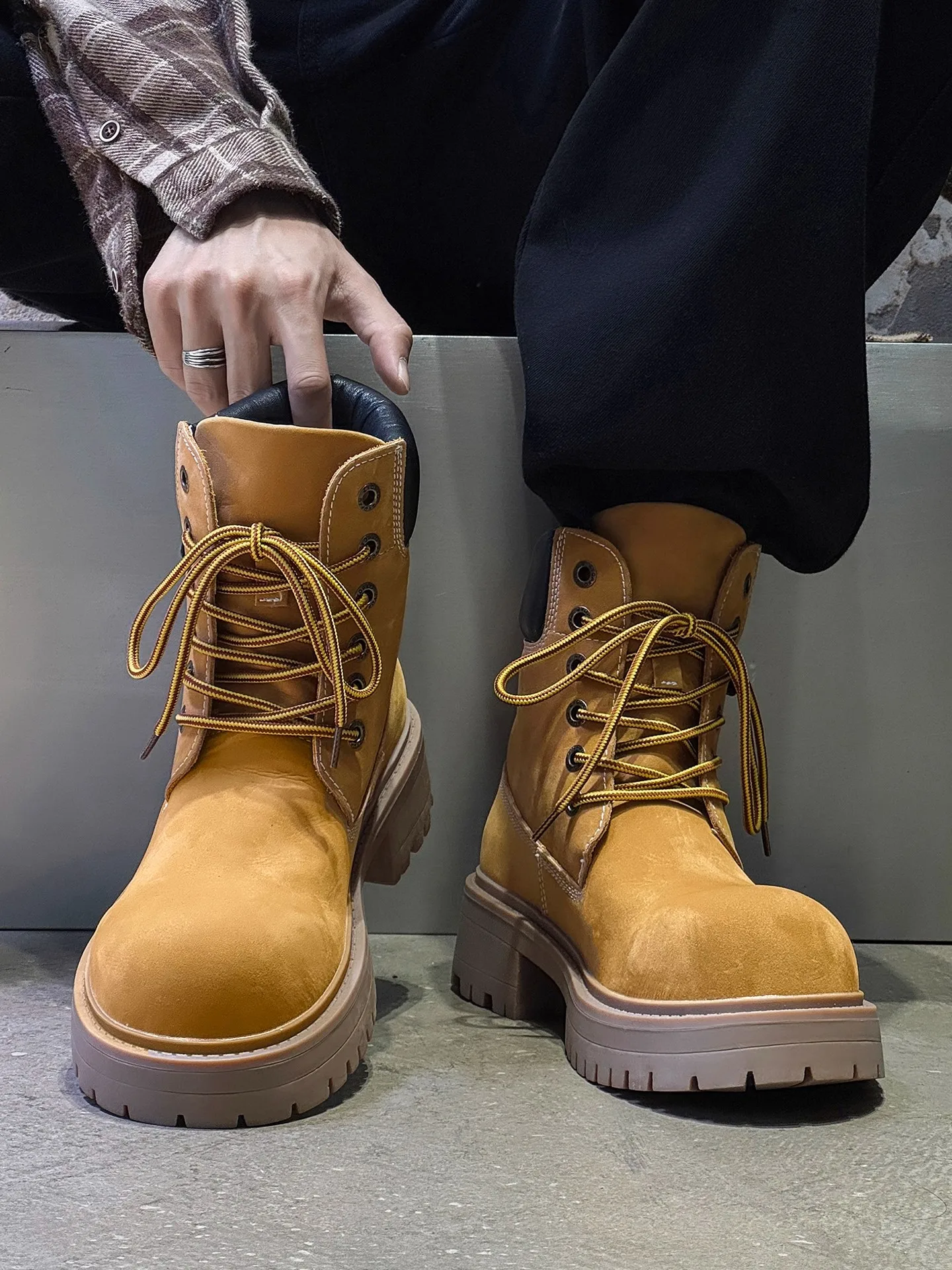 2025 New Arrival Hot-Selling Winter High-Quality Unisex Outdoor Anti-Slip Hiking Boots Professional High-Traction Hiking Boots