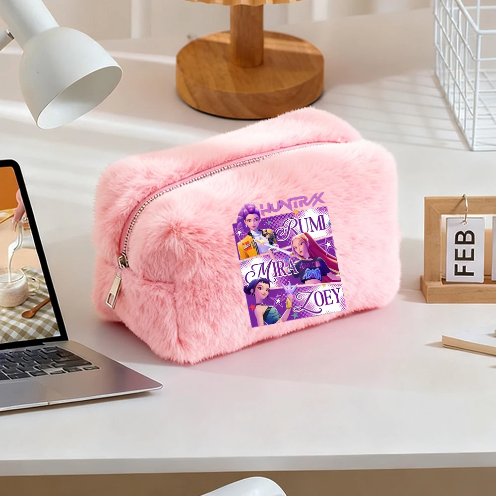 Kosmetyczka Dziewczęca Demon Hunter Pluszowa Miękka Urocza z Nadrukiem Anime Kobieta Y2K Kawaii Przenośna dla Dzieci na Klucze Monety Przybory Toaletowe w Etui Kosmetycznym