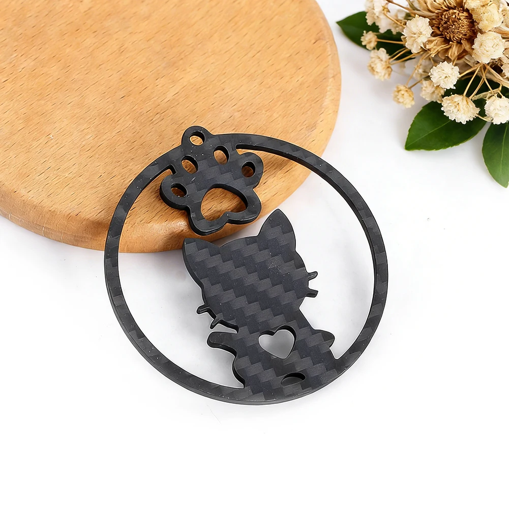 

Carbon Fiber Cat Pendant Heart Paw Design Lightweight Pet Lover Hanging Decor Bag Keychain Gift Ornament