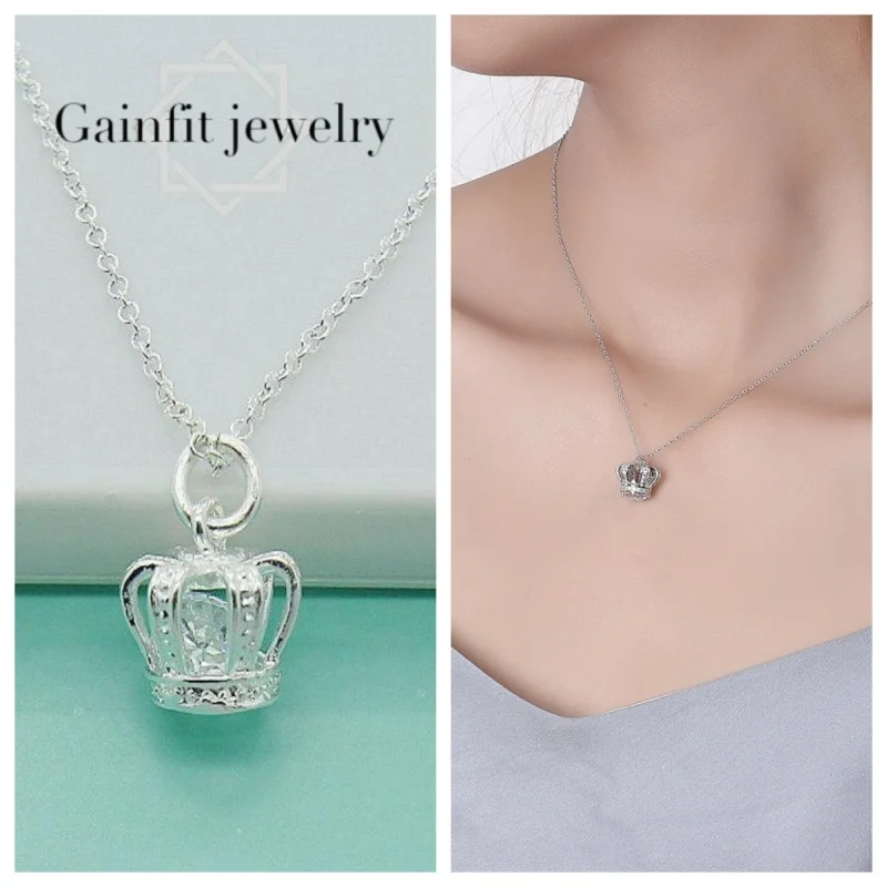 Silver-plated Crown Necklace, Durable and Low-Allergenic, Is an Ideal Gift for Men, Women, Wives, Girlfriends, Mothers and Daughters. Suitable for Anniversary Days, Halloween, Christmas and Special Occasions.