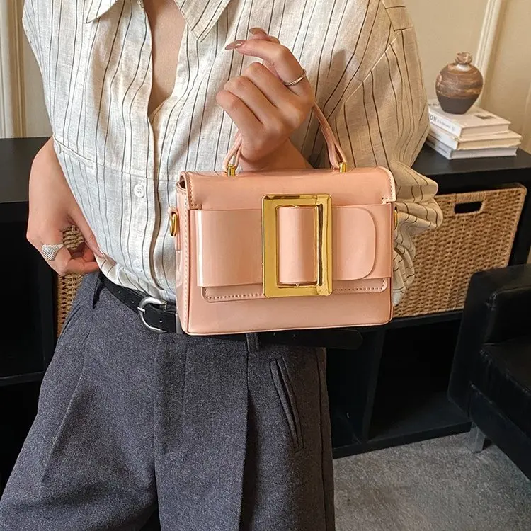 minimalist-luxury-diaper-bags-women's-famous-designer-leather-shoulder-bag-elegant-simple-vintage-fashionable-commuter-tote