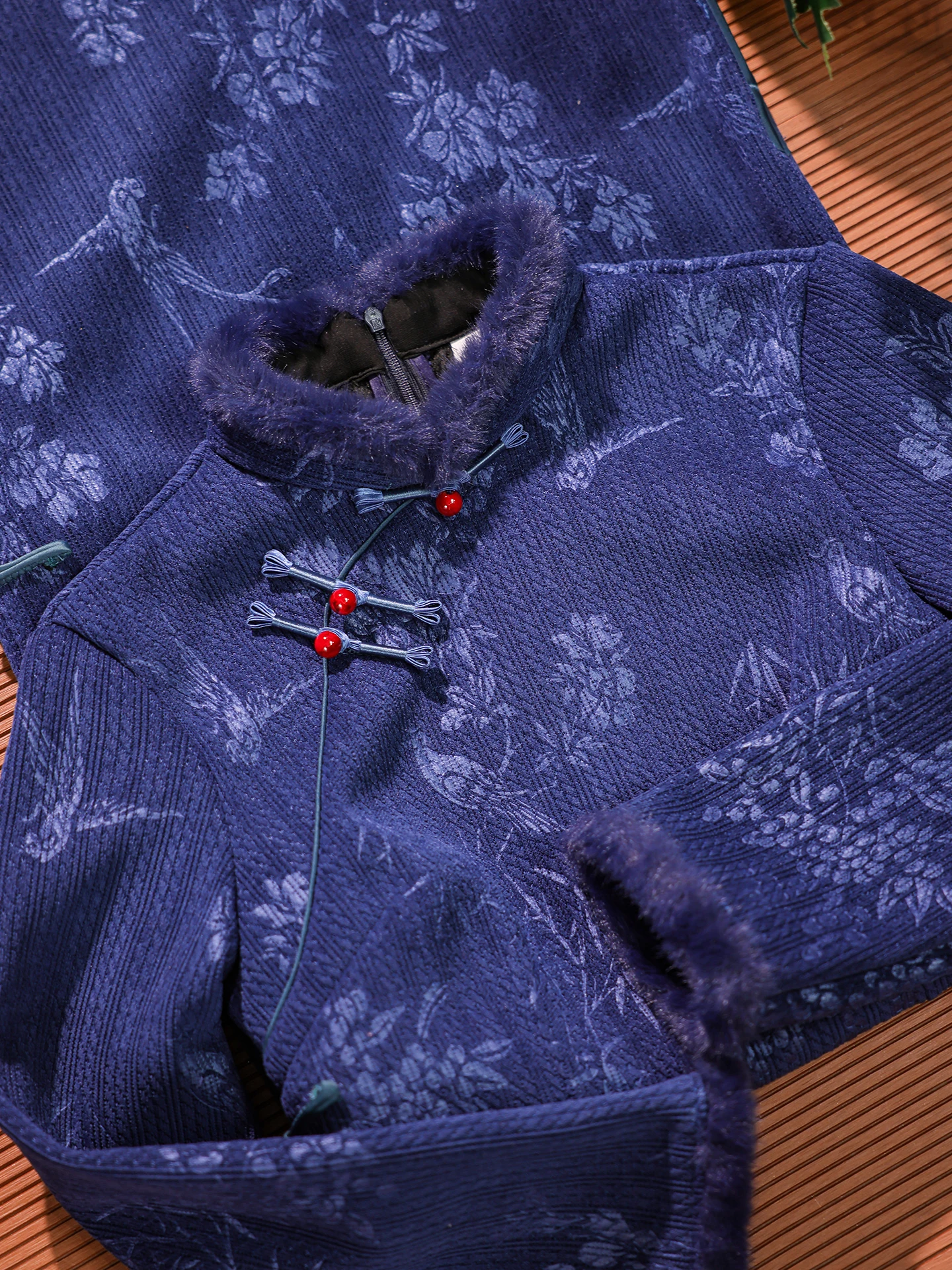 

Новогоднее повседневное платье: Изумительное новое китайское длинное платье-ципао с косым воротником, низким разрезом и длинными рукавами