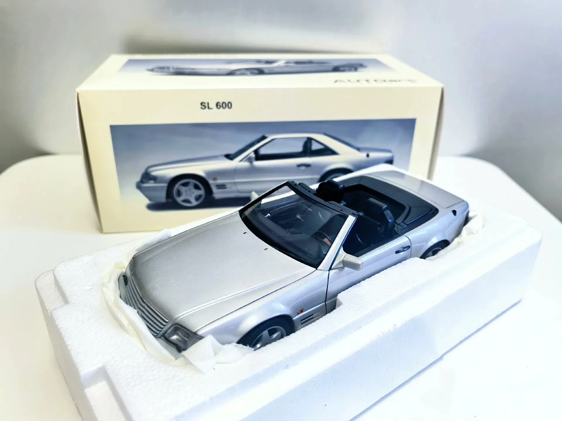 AUTOART 1:18 SL600 Silver Simulation Limited Edition All Open Alloy Metal Static Car Model Toy Gift