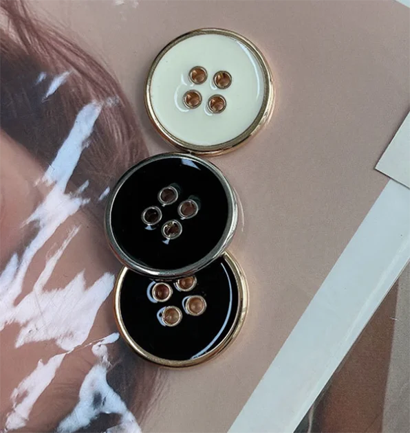 10pcs/lot Size:11.5mm-25mm Fashion Gold and Silver Edge Oil Metal Buttons Four-eye Flatback Button Handicraft Sewing (SS-2757)