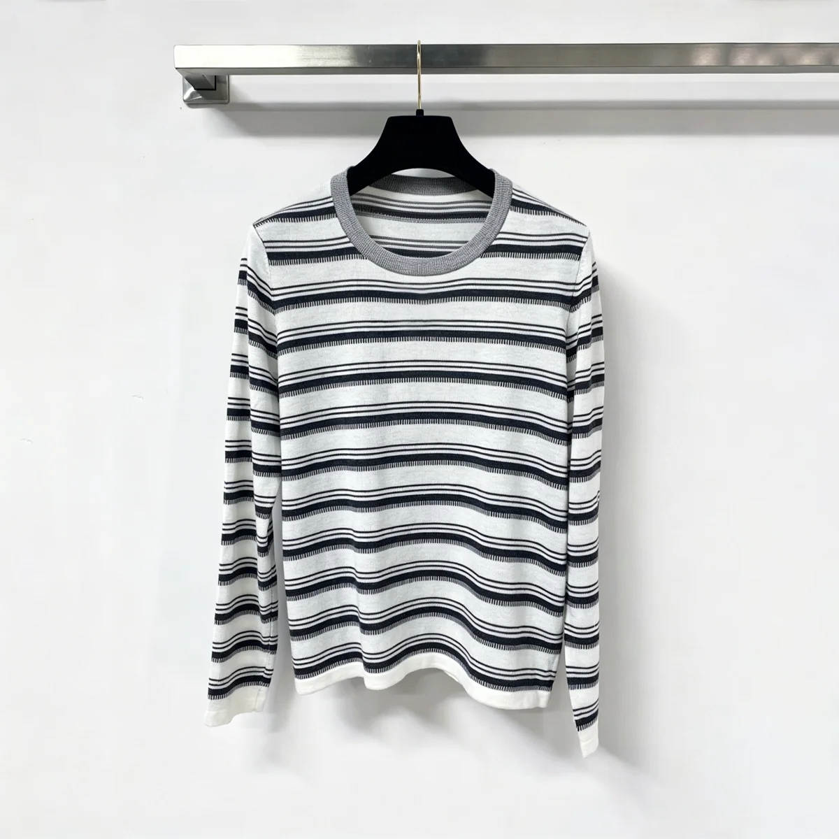 2026 high-quality new women's clothing with striped long sleeves for casual relaxation-hb714