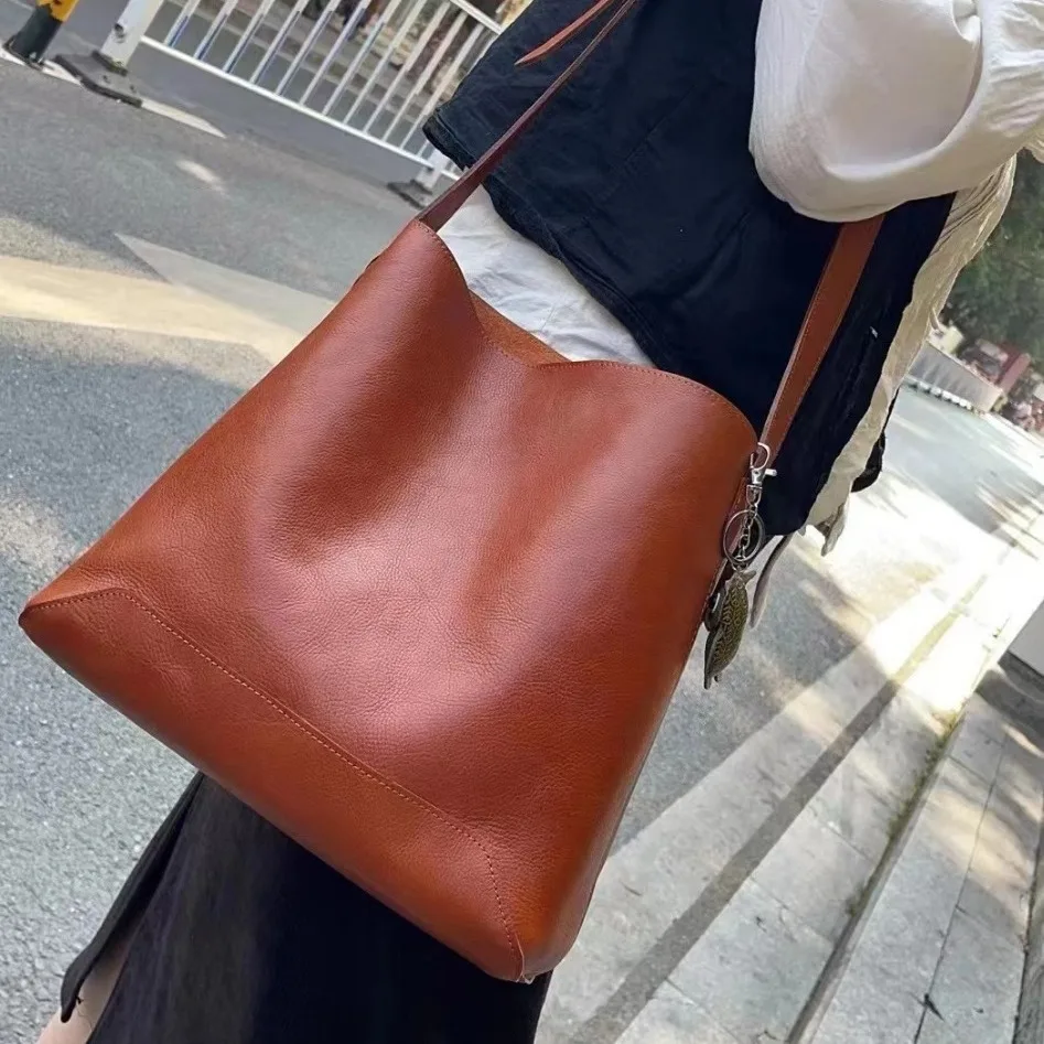 

2025 Top-grain Cowhide Girls' Shoulder Bag Genuine Leather Crossbody Large-capacity Designer Luxury Bag
