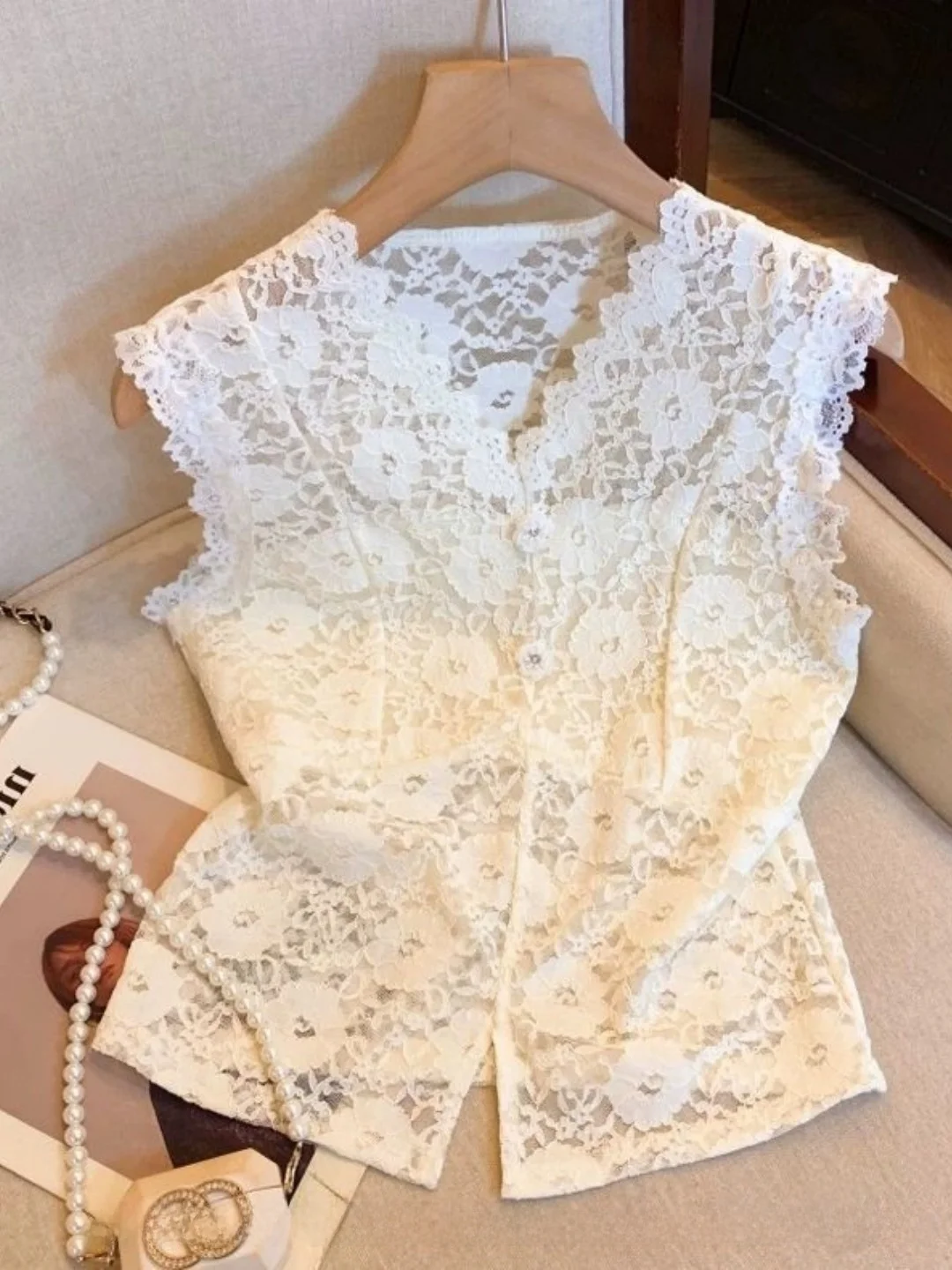 Designers Lace V-neck Sleeveless Vest Women's plus Size Outerwear Casual Style Splicing Element Thin Material Daily Use