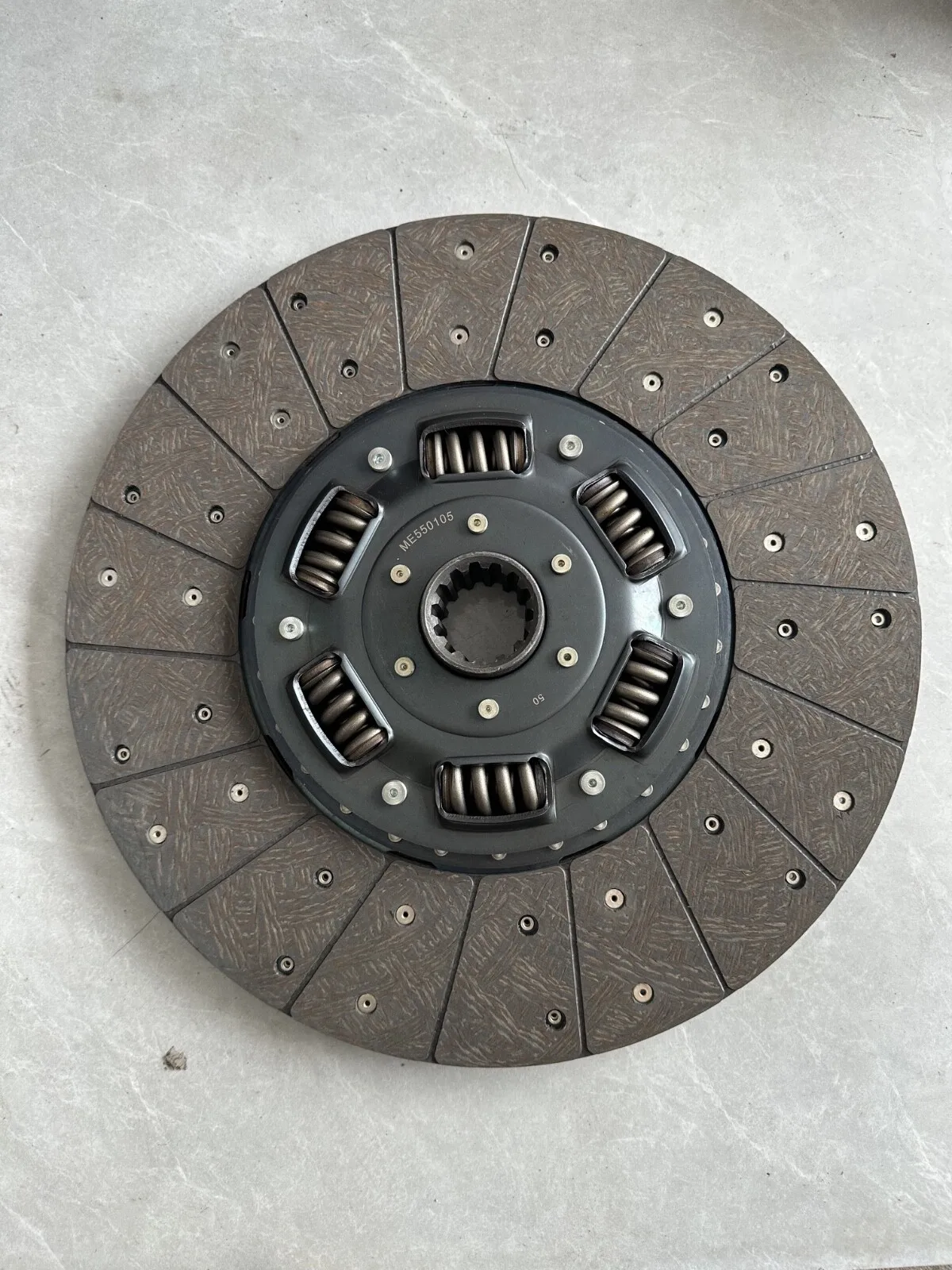 

FOR MITSUBISHI FUSO TRUCK ME550105 CLUTCH DISC 430MM*14T*48MM 17 INCHES