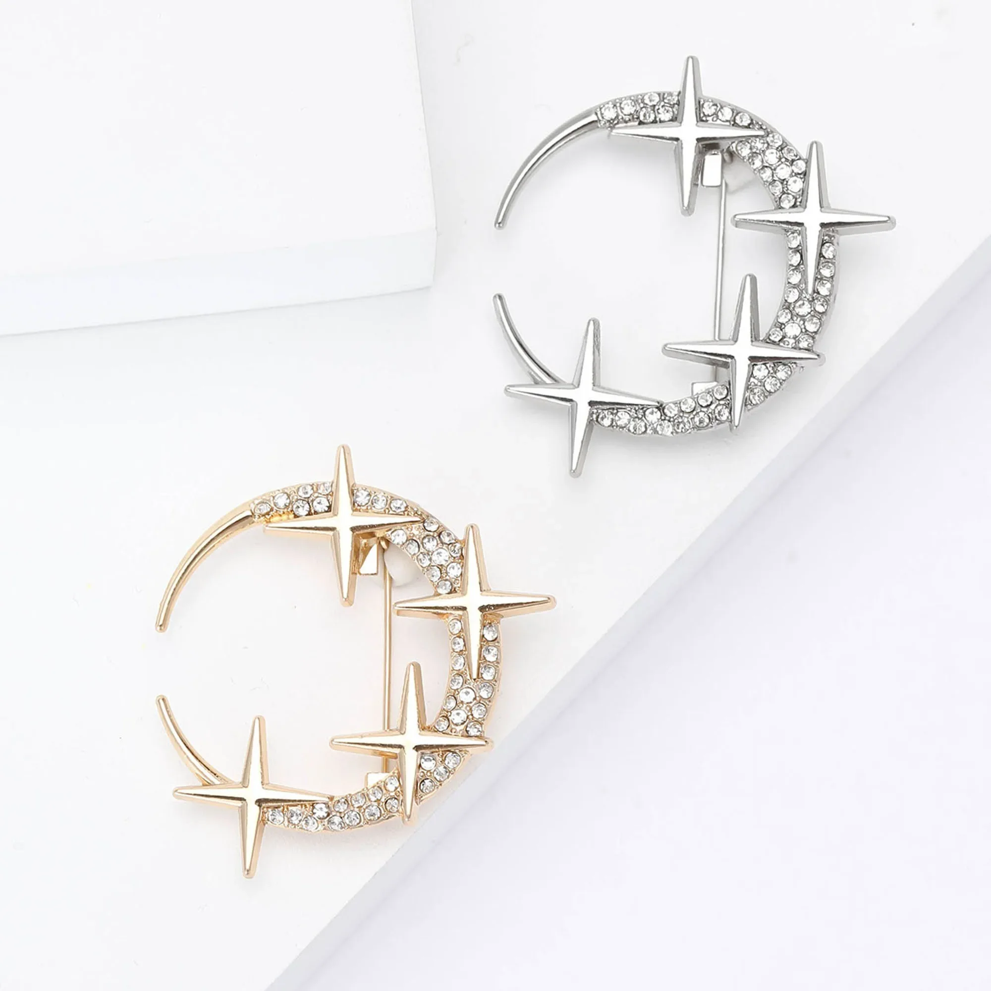 Trendy Metal Star and Moon Brooches for Women Unisex Natural Pins 2-color Available Banquet Party Accessories Gifts