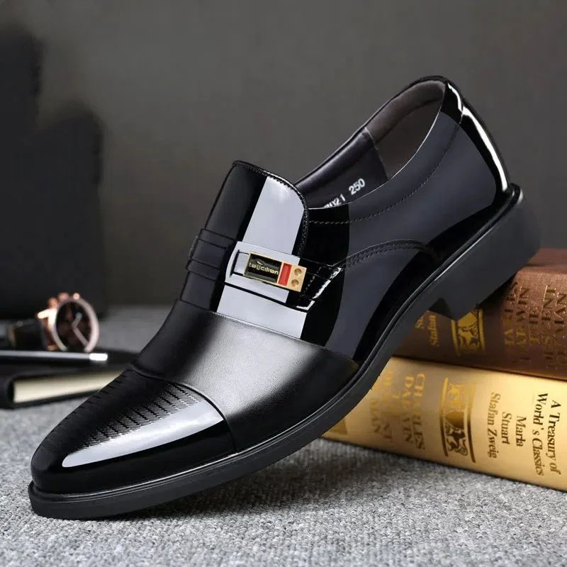 Black Patent Leather Business Men's Formal Shoes Bright Upper Social Shoe Male Party Office Cheap Liquidation Suit 2024 Style 39