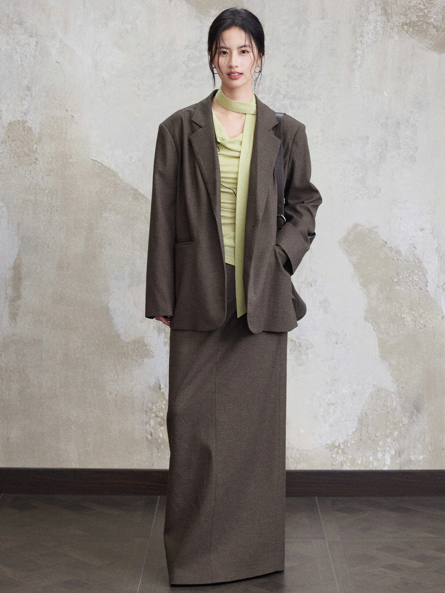 エレガントなルーズフィットビジネススーツセットシンプルでありながらスタイリッシュな通勤着プロフェッショナルルックカジュアルシックな女性用長袖スーツ