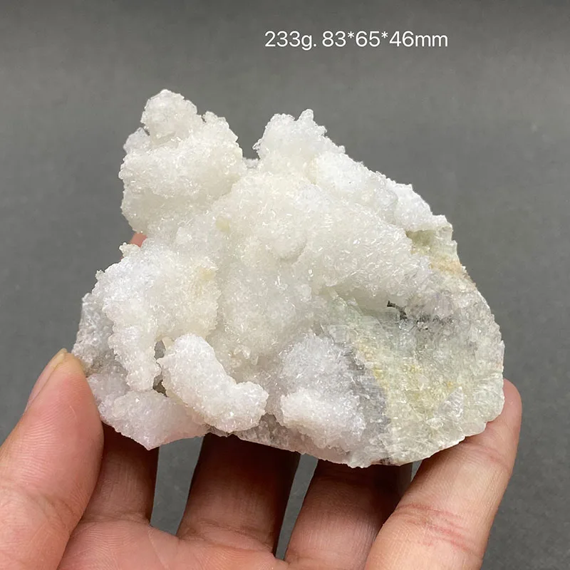 

100% natural green gypsum pendant raw stone crystal mineral specimen Home decoration gemstone