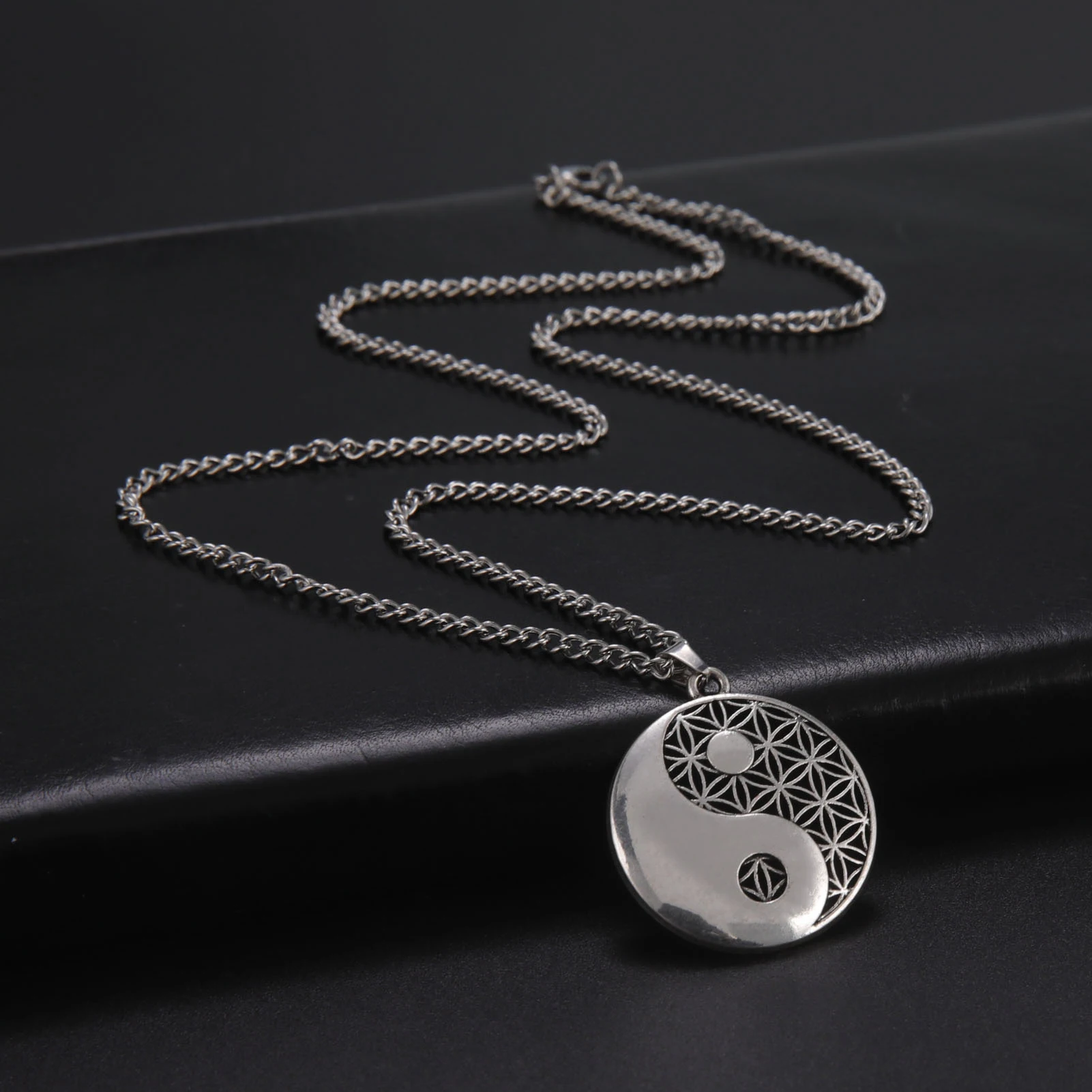 Fishhook Yin Yang Necklace Taoist Supernatural Symbol Of Balance Eight Diagrams Chain Chinese Amulet Gift For Man Woman Jewelry