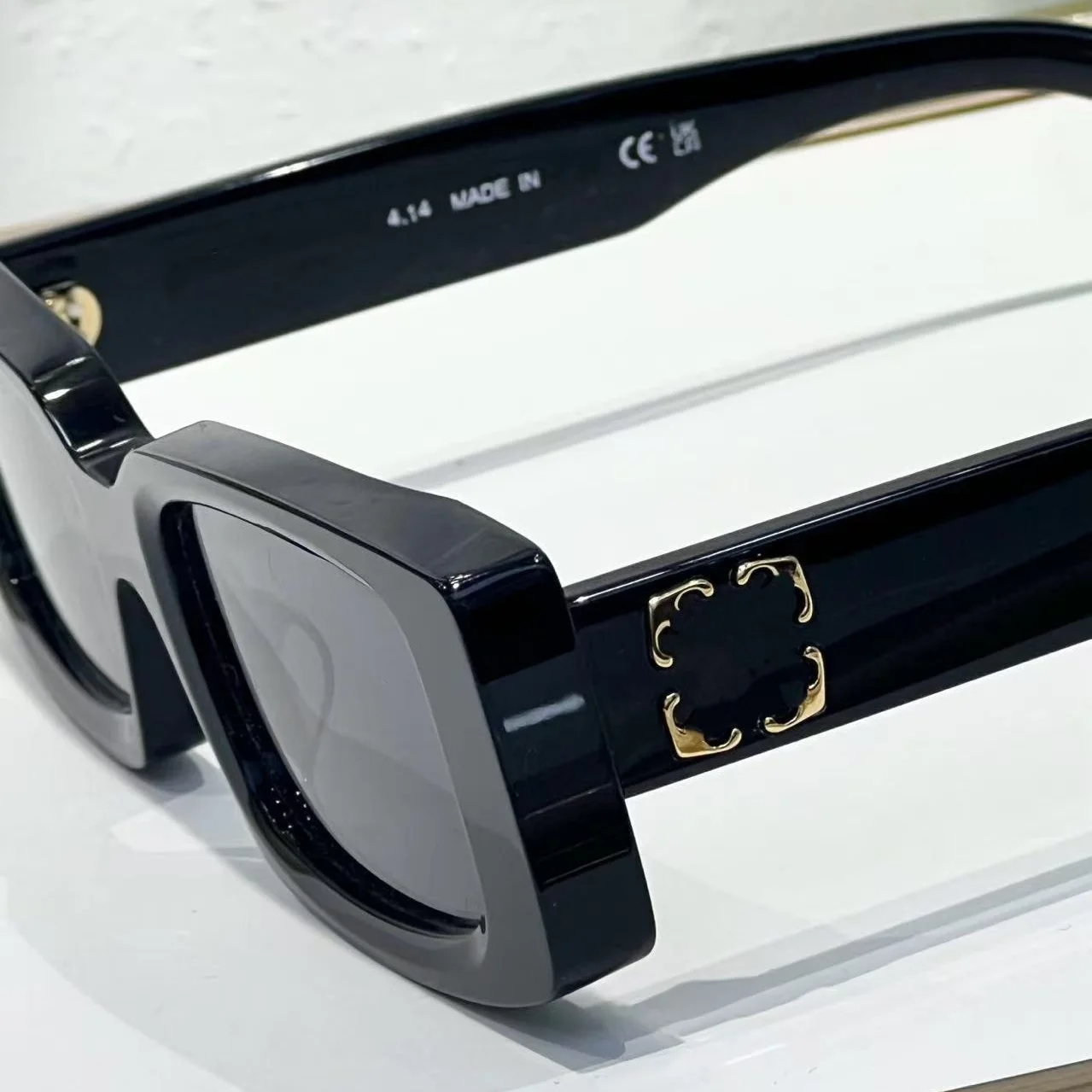 OERI127 Sunglasses Men Women,Vintage Bold Rectangle Shades,UV400 Protection,Sturdy Frame,Ideal For Daily Wear & Outings
