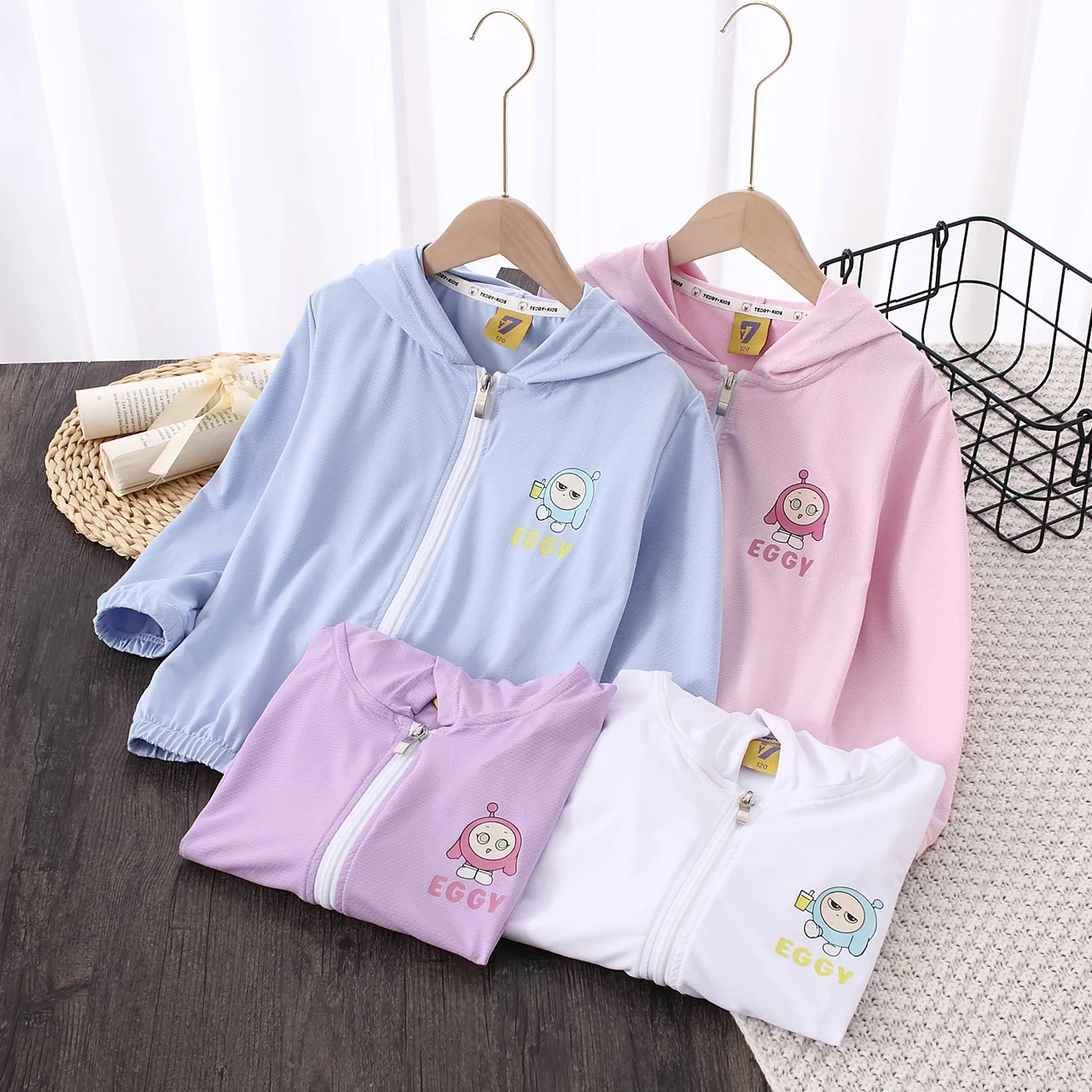 

2024 hooded sunscreen summer children's fashion Korean version new breathable boys soft coat