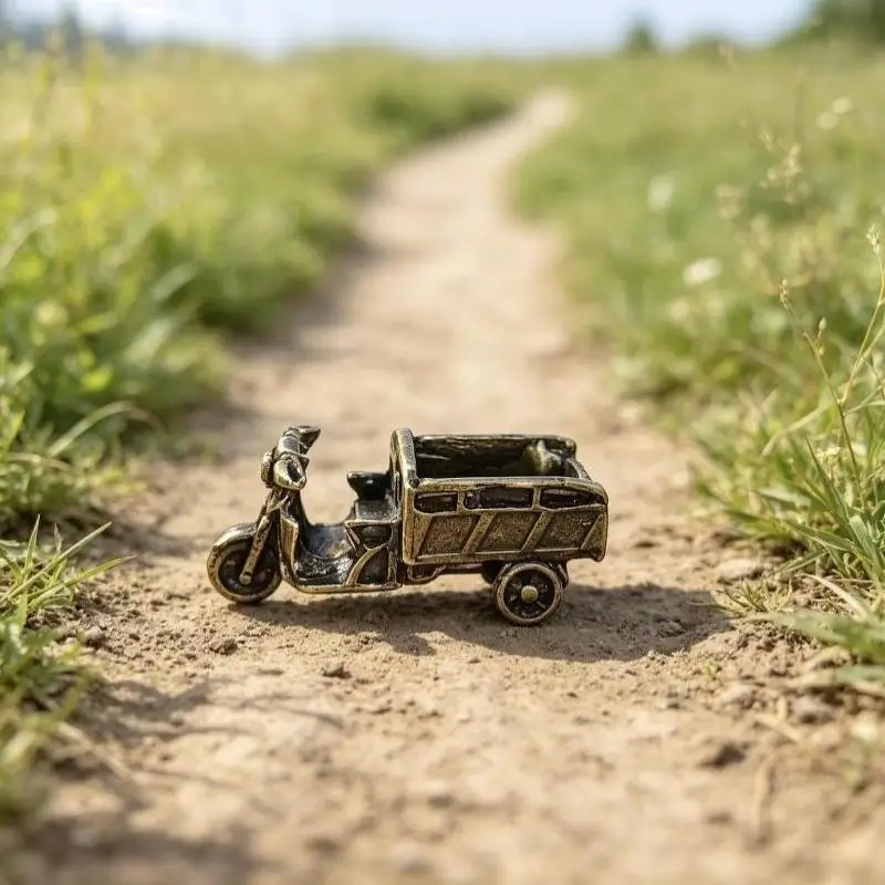 Vintage Metal Three Wheeled Motorcycle Figurine Antique Finish Detailed Craft For Home Decor Garden Ornament Collection