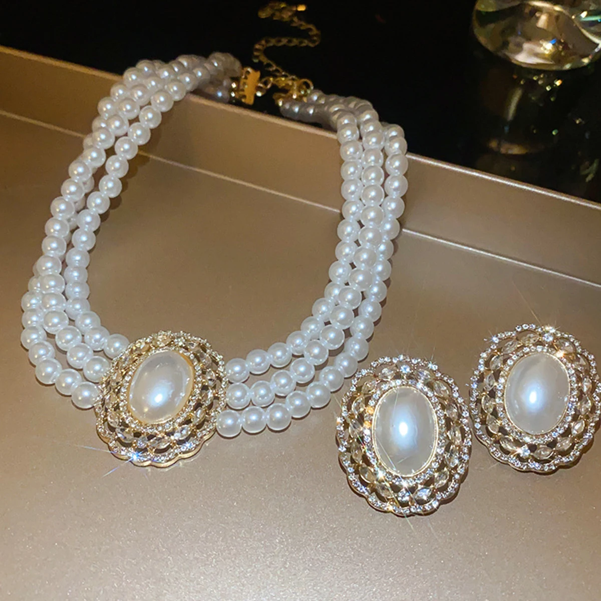 

Vintage Multi-layered Pearl Jewelry Set for Women Geometry Crystal Necklace Earrings Set Banquet Wedding Anniversary Accessories