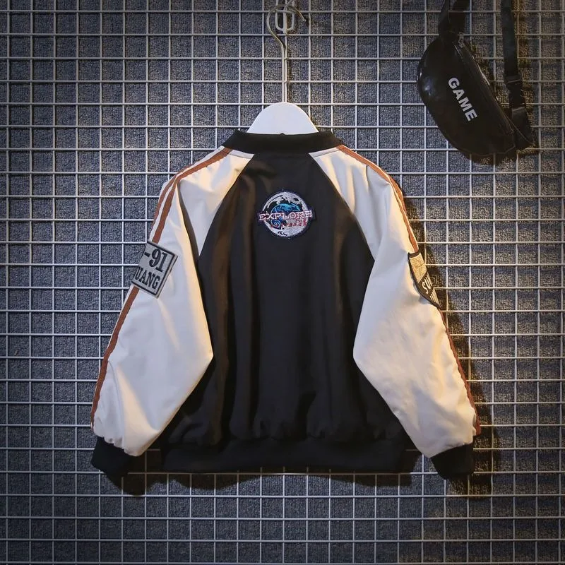 سترة جديدة لربيع وخريف الأولاد لعام 2025 على الطراز الكوري سترة بيسبول أنيقة متعددة الشعار مرقعة للأطفال عصرية #6