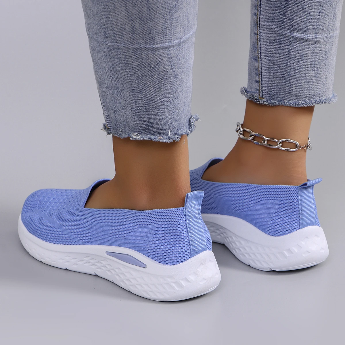 Spring new women\'s sports shoes, fashionable, breathable, lightweight, non-slip, wear-resistant, casual sports shoes, flat shoes